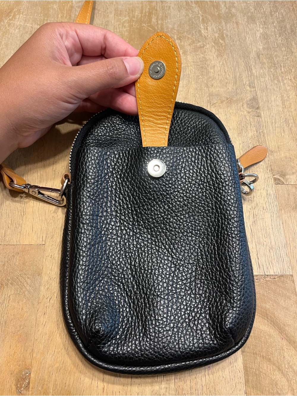 Divina Firenze Made in Italy Genuine Leather Crossbody - Picture 3 of 8